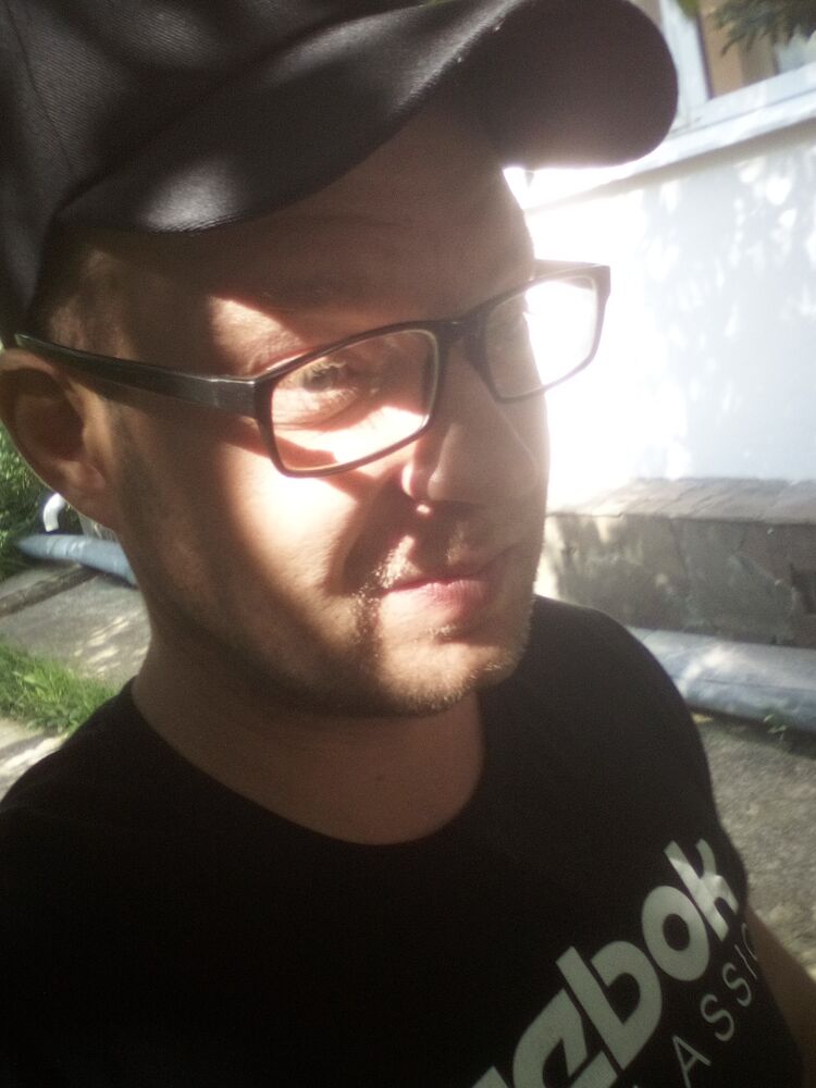 45661328  Alexander, 35 ,    