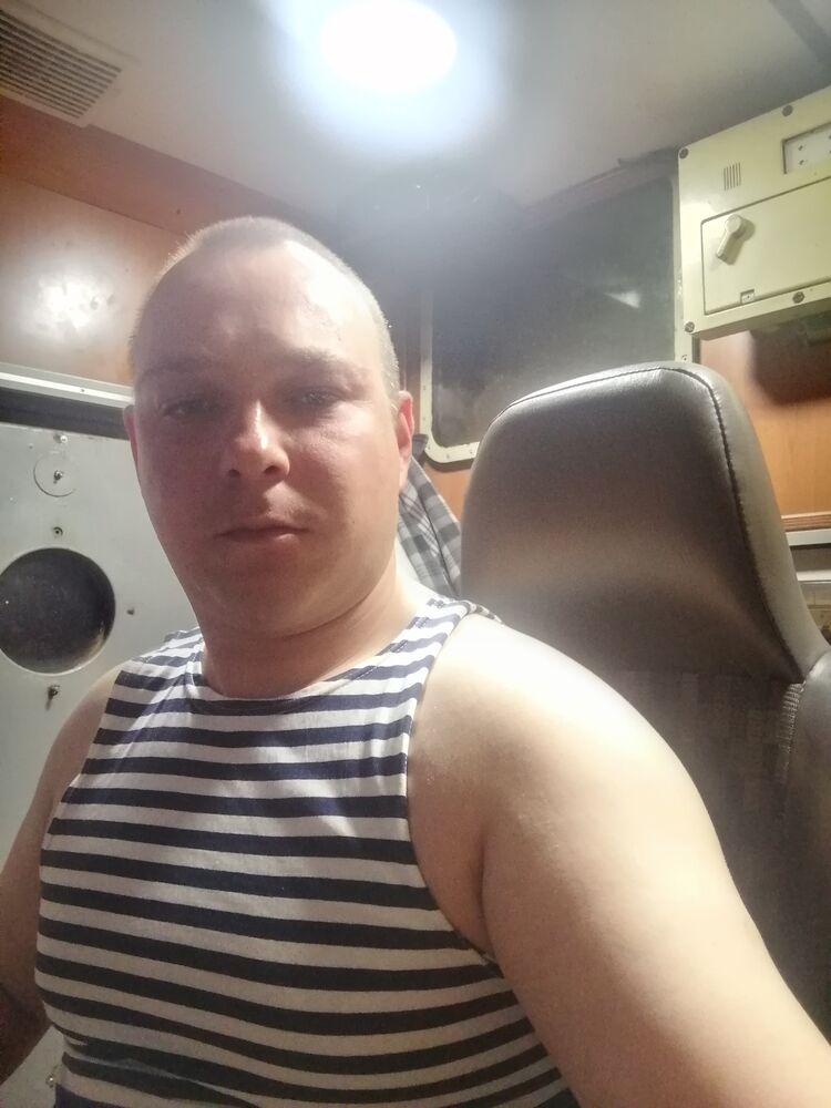  30324468  , 37 ,    -