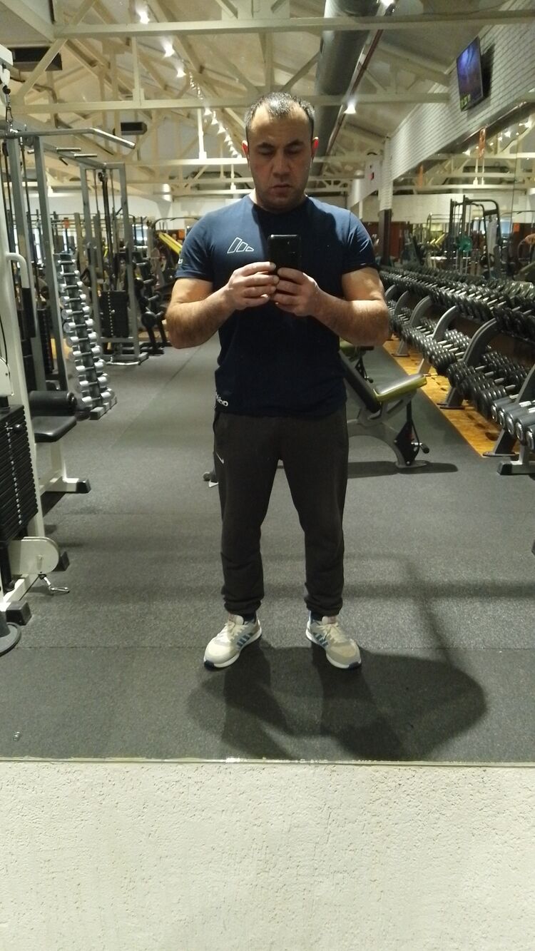  52627818  Iskandar, 37 ,    