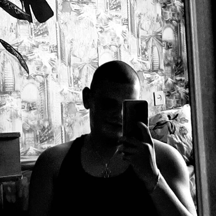  46142768  , 21 ,    