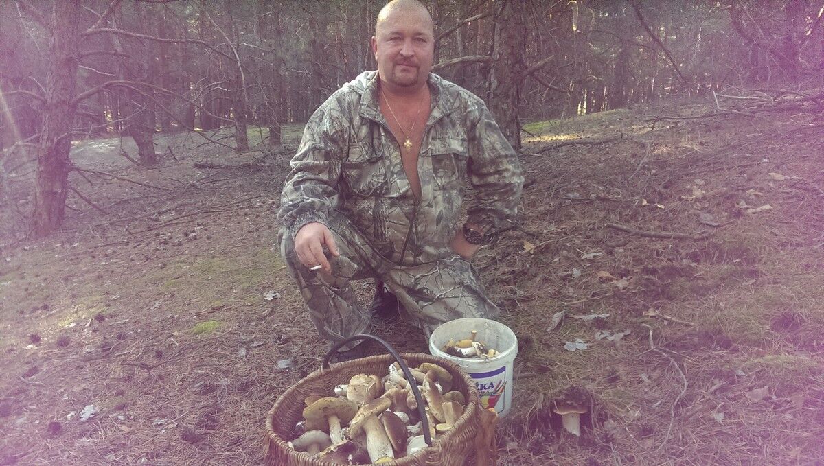  ,   Viktor, 53 ,   ,   , c 
