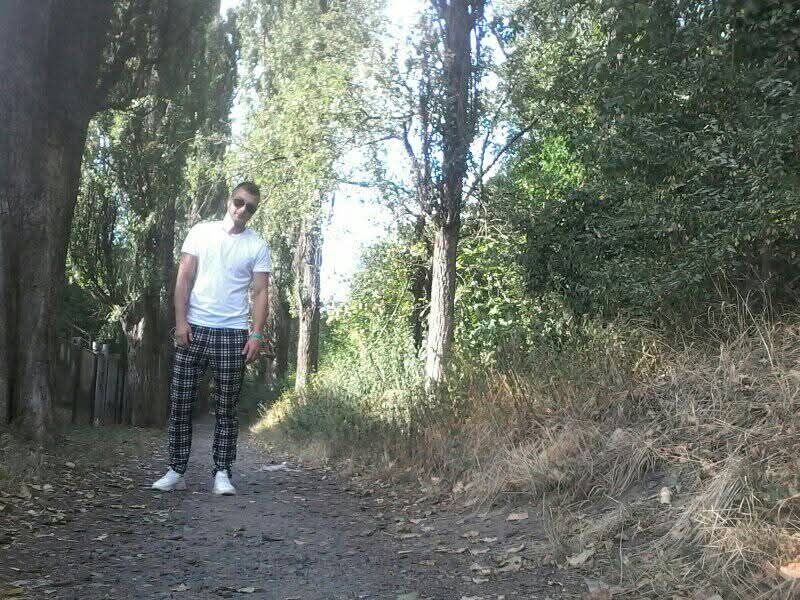  ,   Viktor, 28 ,   ,   