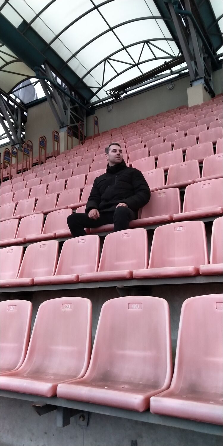 -,   Nikolas, 33 ,     , c 
