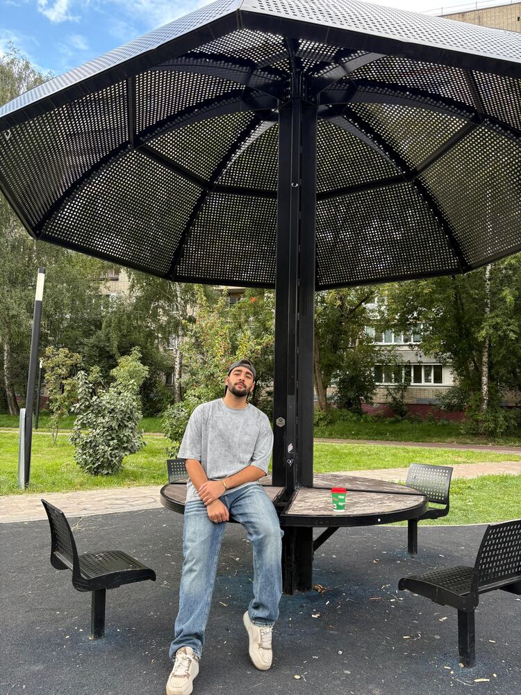  53151268  Kerolos, 23 ,    