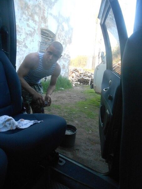  43740068  Artem, 36 ,    