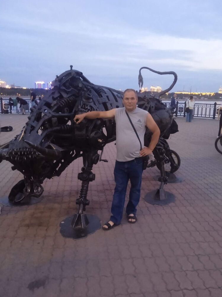  38833078  Stepan, 44 ,    