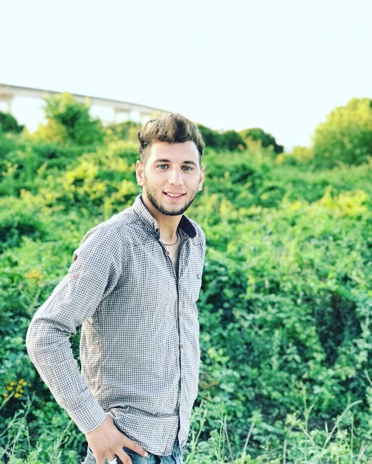   ,   Ozan, 25 ,   ,   