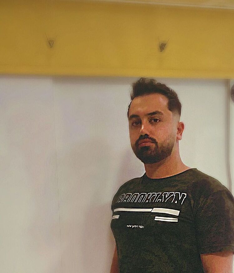  54060028  Amir, 29 ,    