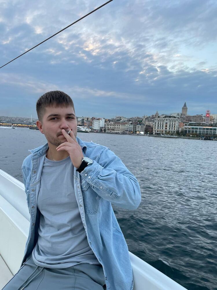  54599108  Gheorghe, 22 ,    