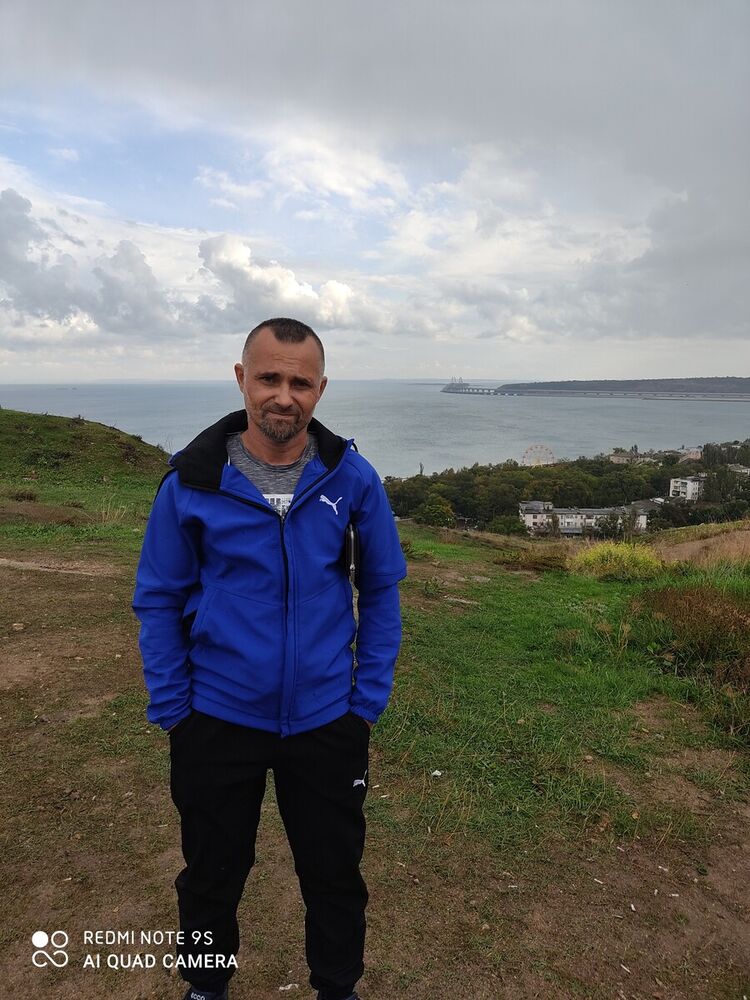  ,   Denis, 44 ,   ,   , c 