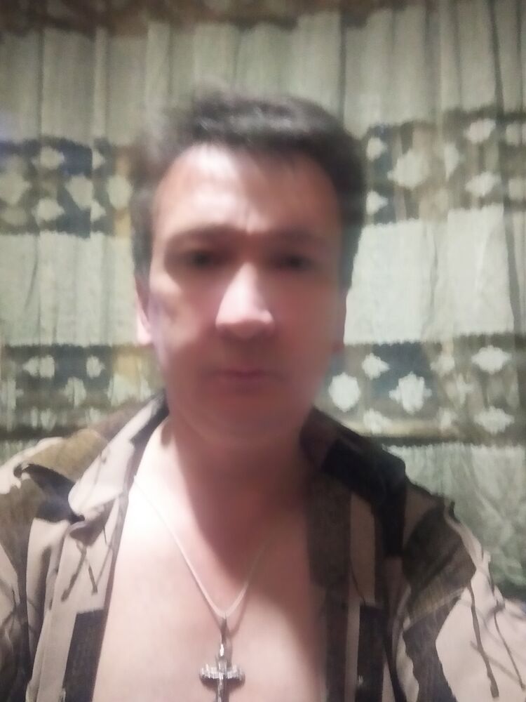  35341888  Oleg, 49 ,    