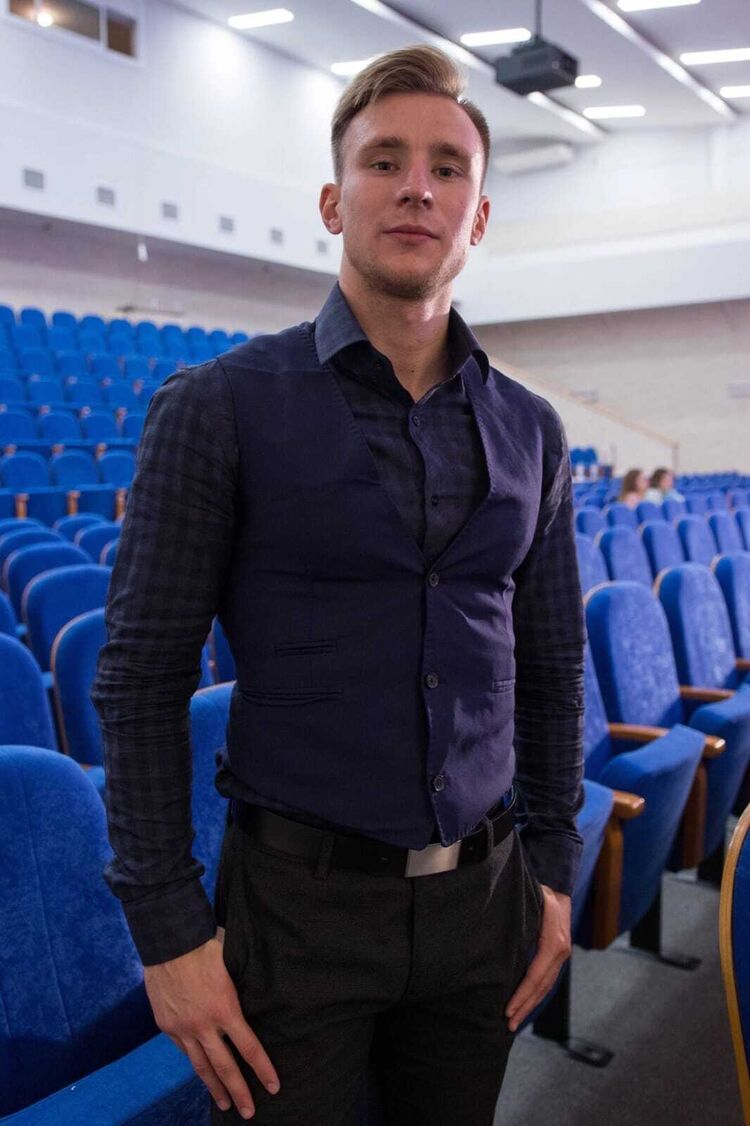  33215938  , 32 ,    -