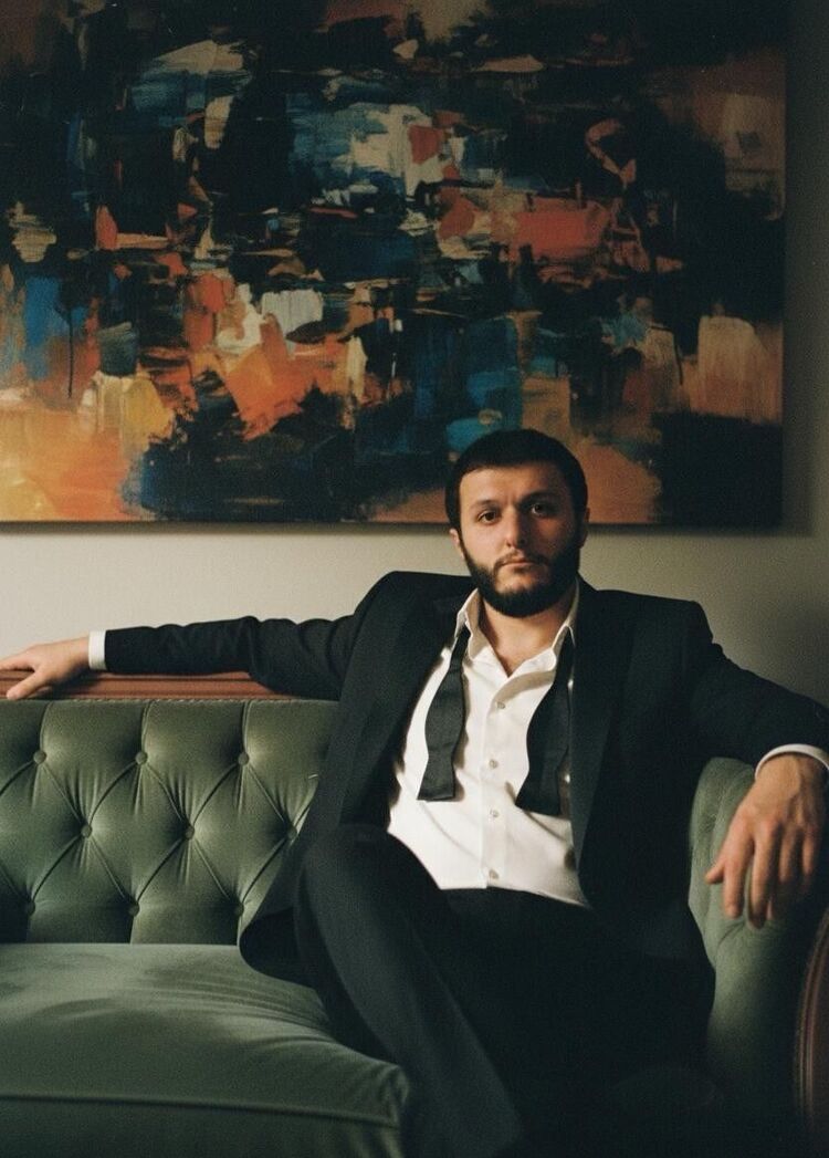  54597468  Mais, 26 ,    -