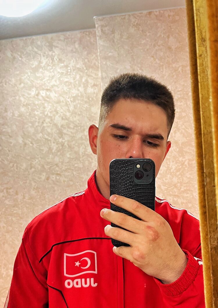  28318368  Za, 22 ,    