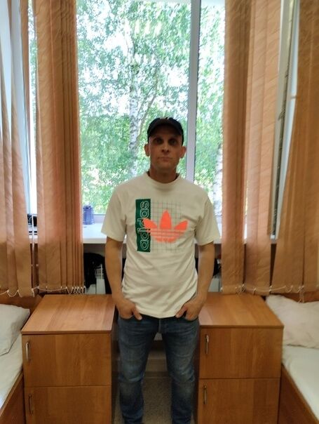  ,   Maxim, 44 ,   ,   , c 