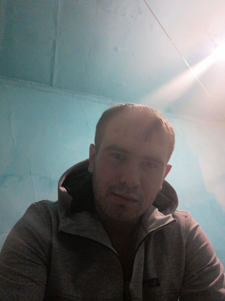  22052348  , 29 ,    