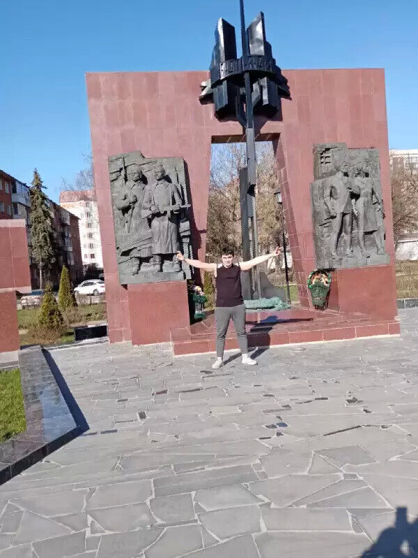  ,   Avazbek, 33 ,   ,   , c 
