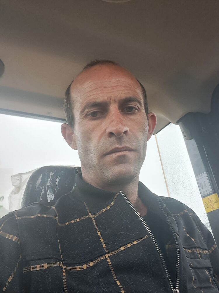  40830138  , 37 ,    