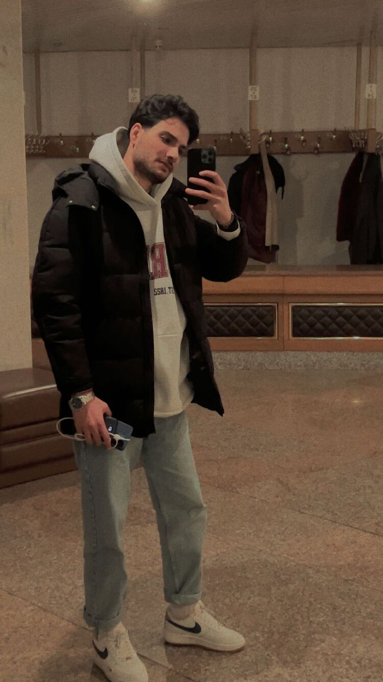  52582868  Husssa, 26 ,    