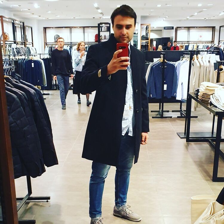 18250198  Vladislav, 28 ,    