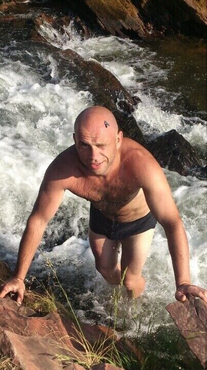 48530488  Denis, 42 ,    