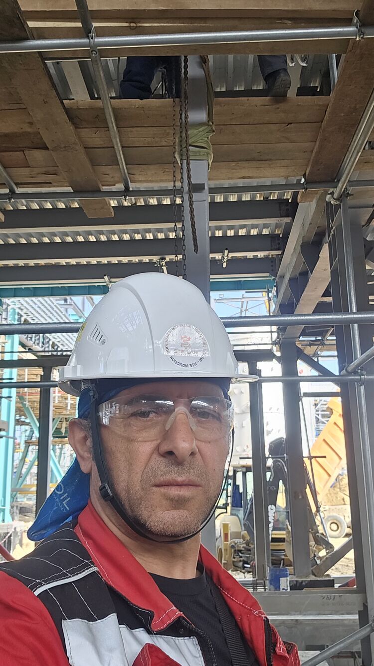  51944398  Yilmaz, 43 ,    