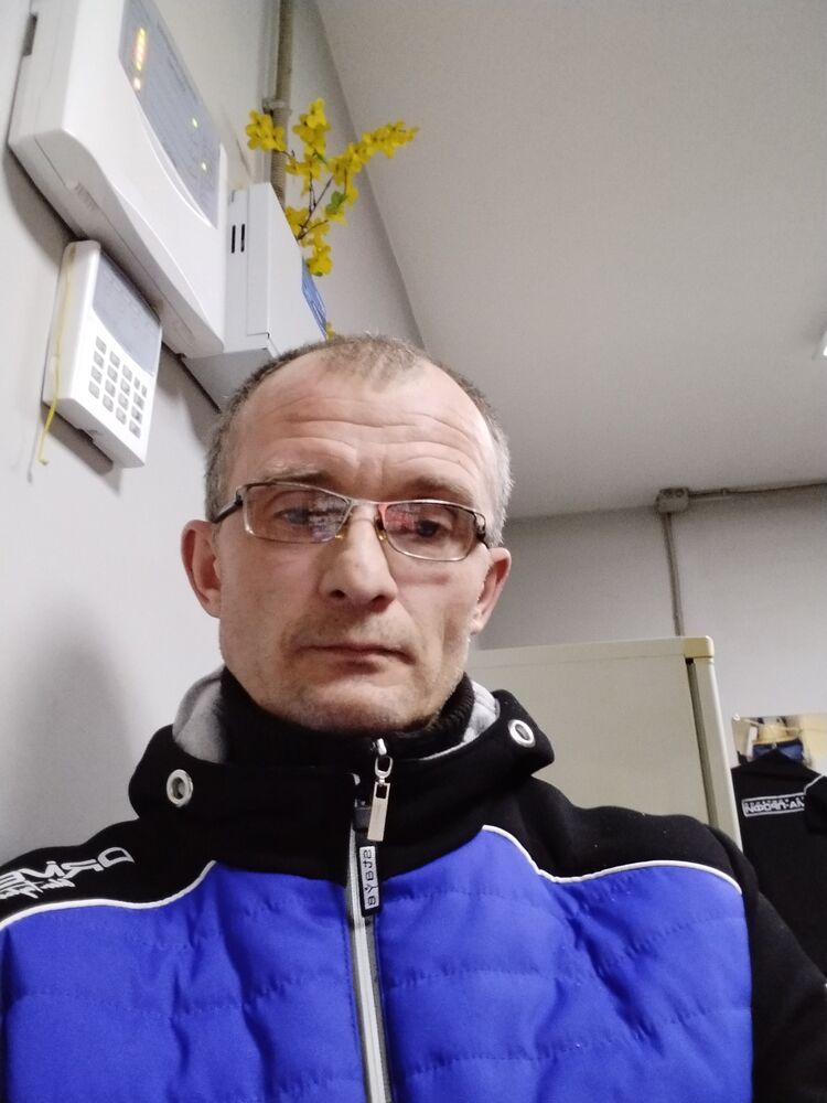  31833108  , 51 ,    