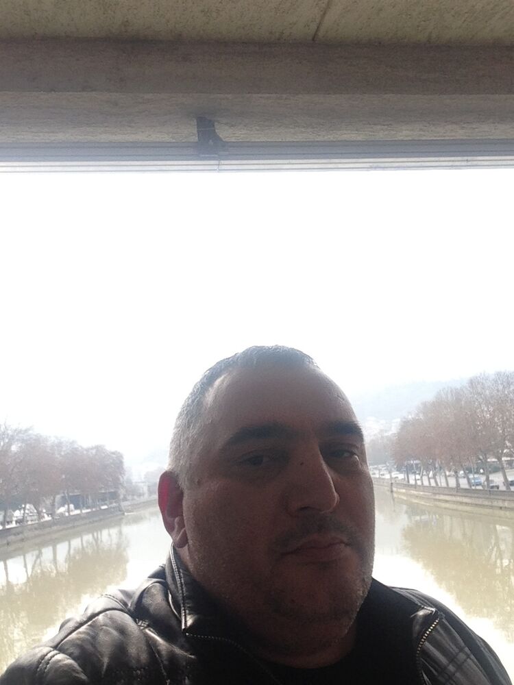  51465388  Slava, 52 ,    