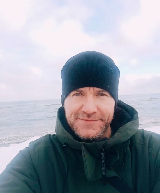  53523478  Jevgeni, 45 ,    