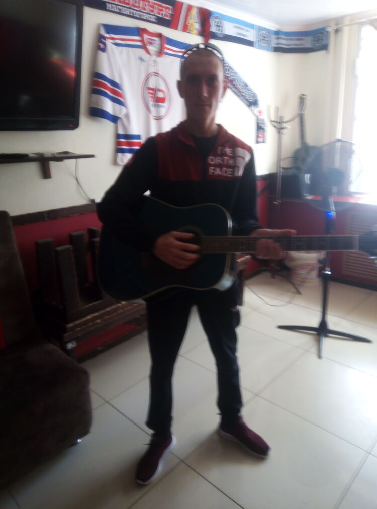  ,   Anton, 27 ,   c 