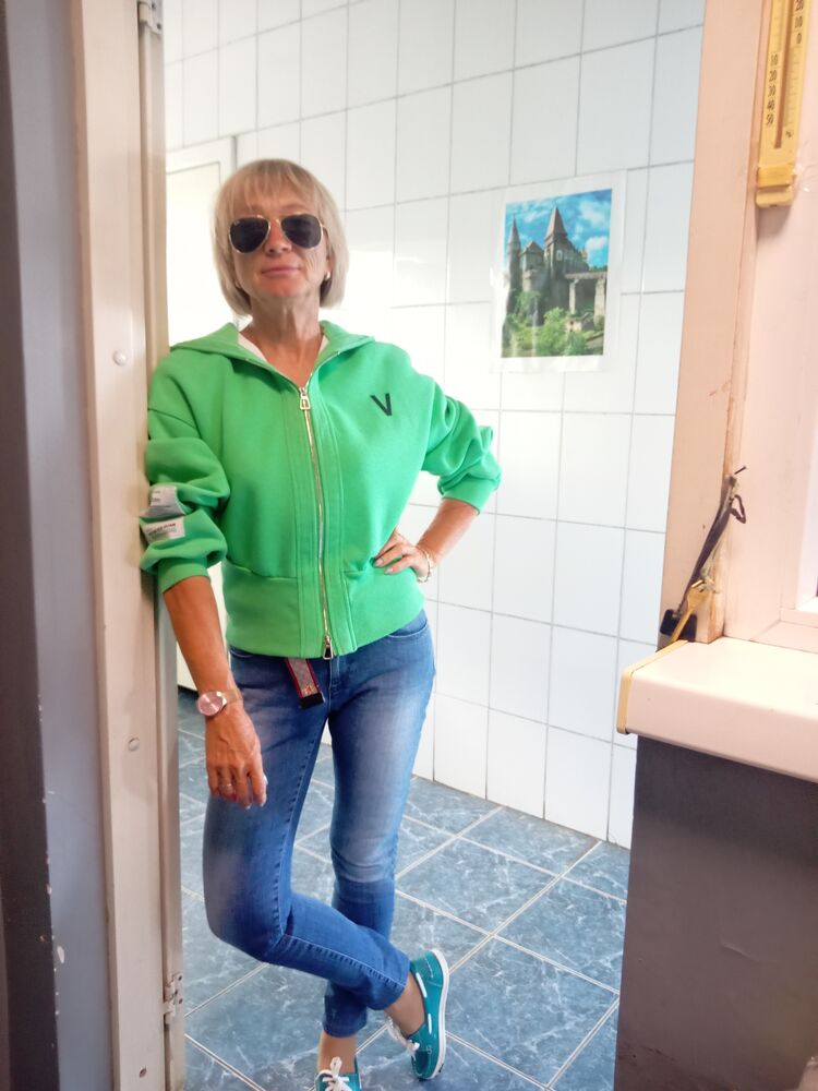  36995088  Aksana, 55 ,    