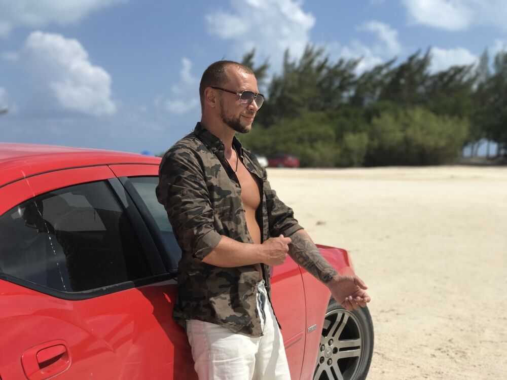  9617858  , 44 ,    -