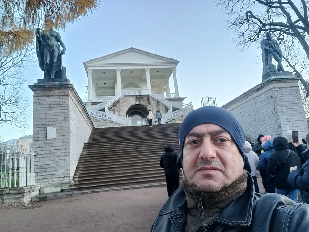  54085418  Avram, 46 ,    