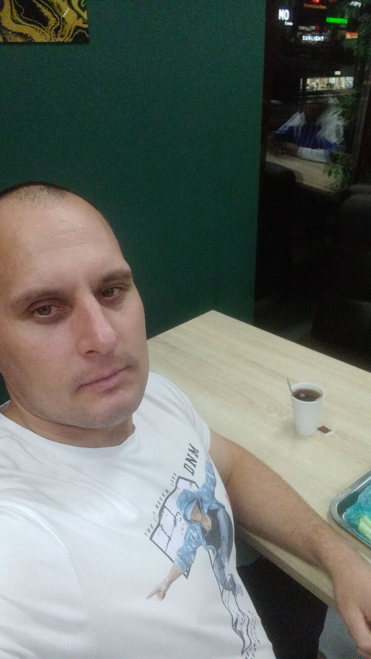  45198988  Artem, 38 ,    