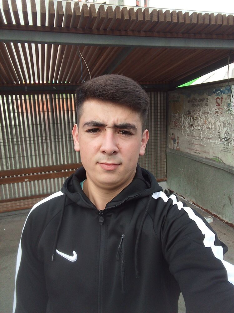  49837628  , 21 ,    