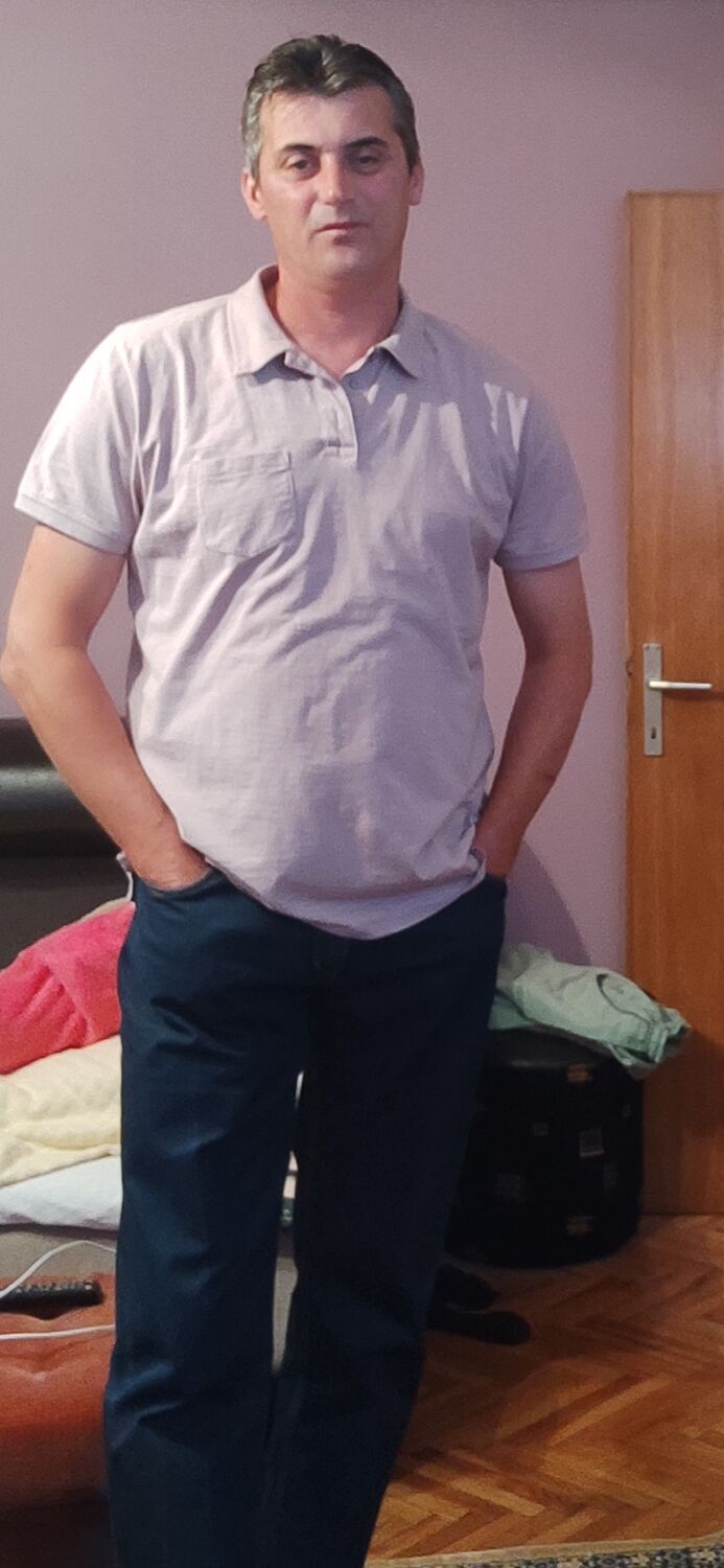  52498508  Zoran, 51 ,    
