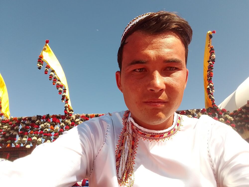  46397278  Begench, 26 ,    