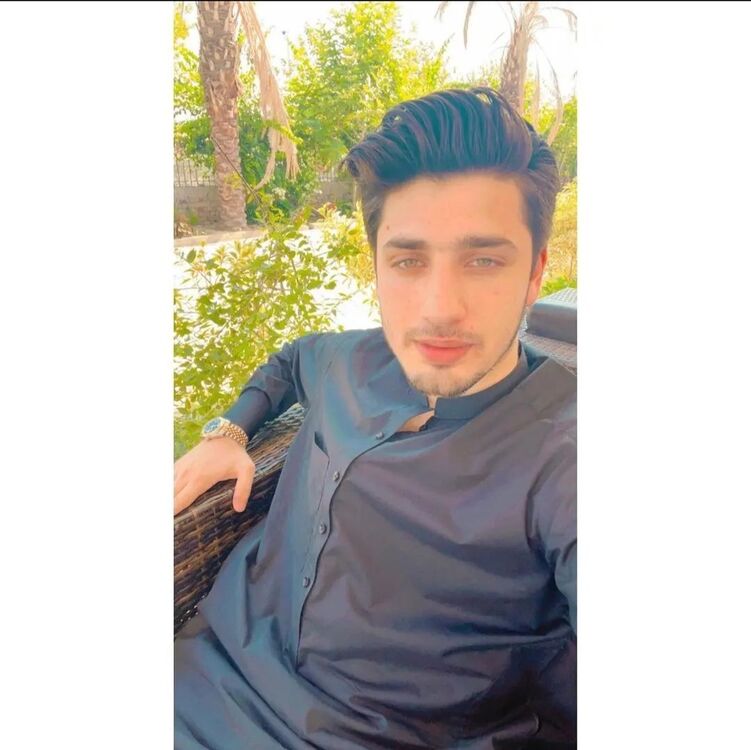  42934018  Rauf, 23 ,    