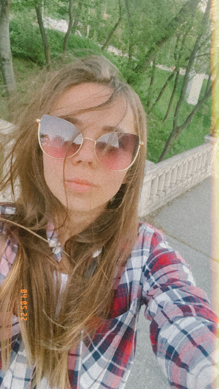  ,   Lili, 25 ,     , c 