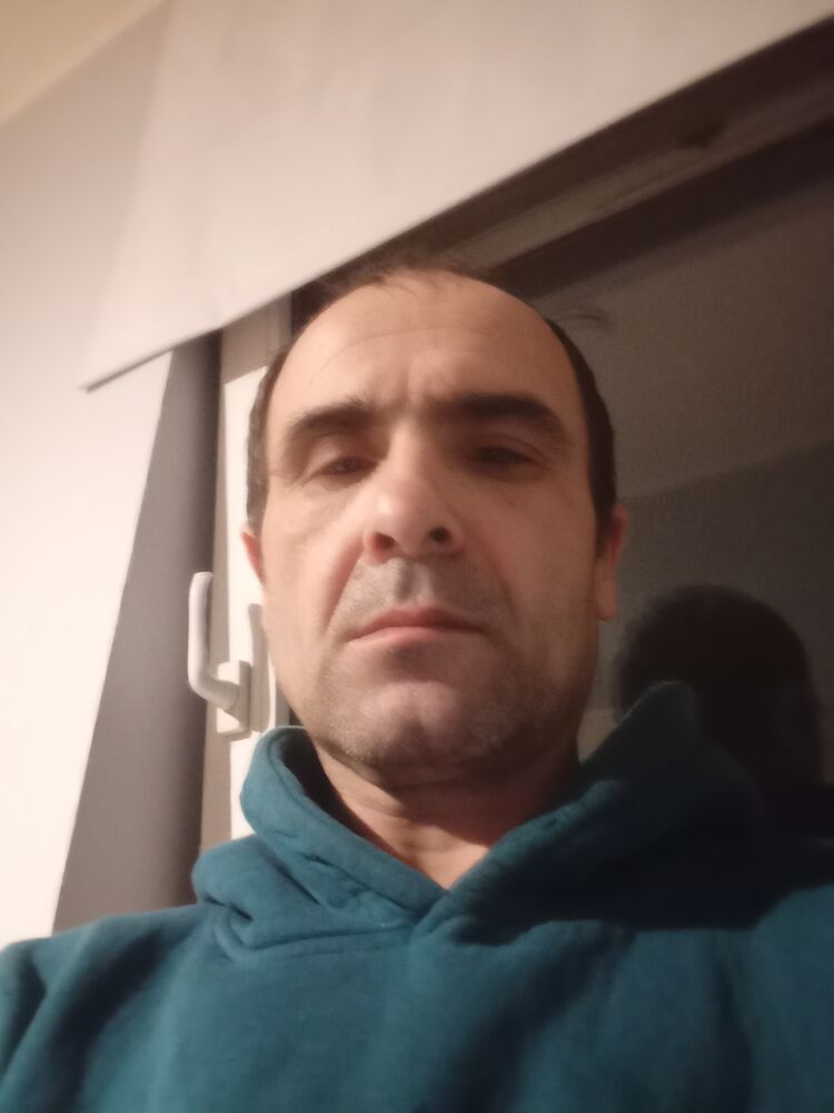  48906998  Dumitru, 45 ,    