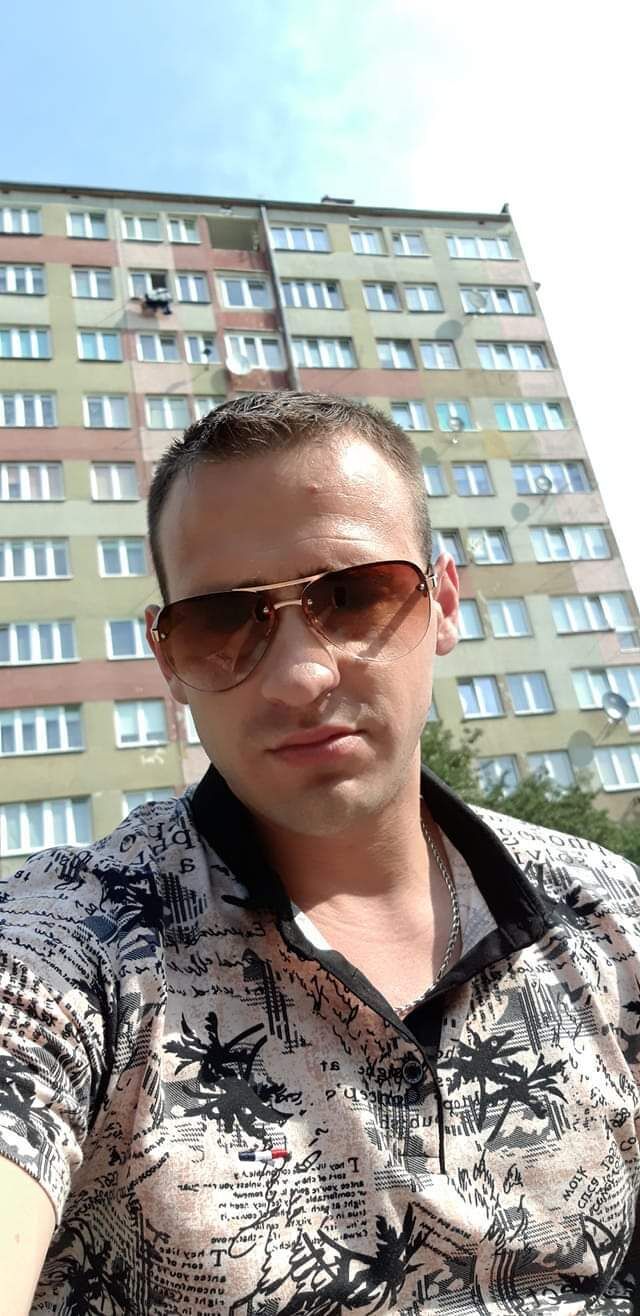  25045708  Dima, 32 ,    