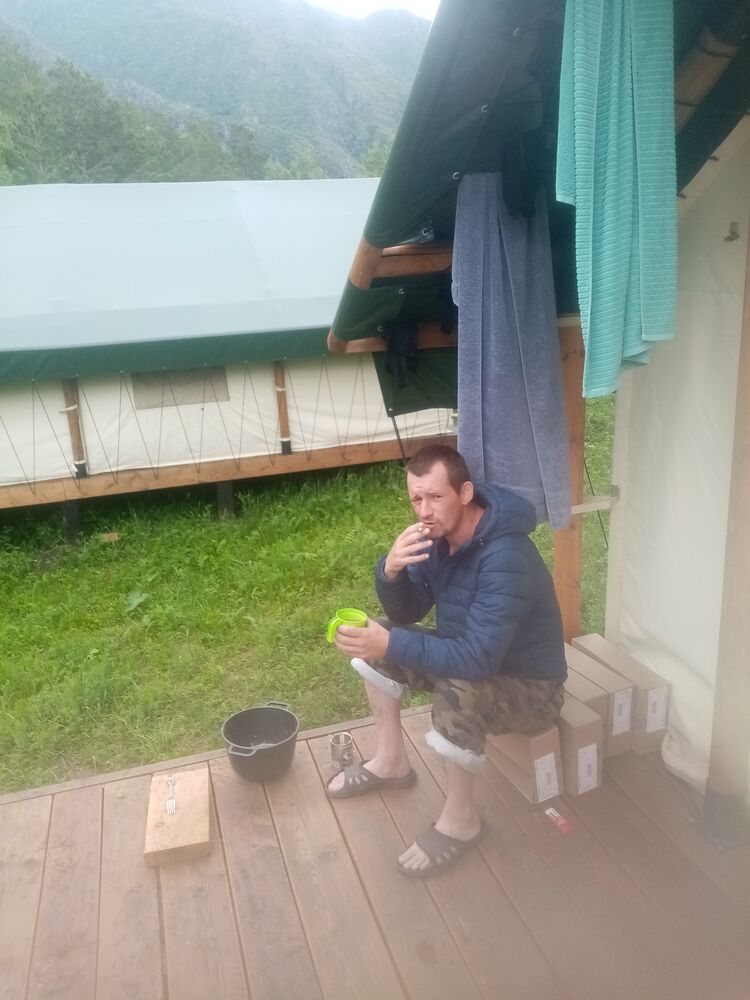  38508188  Vladislav, 38 ,    