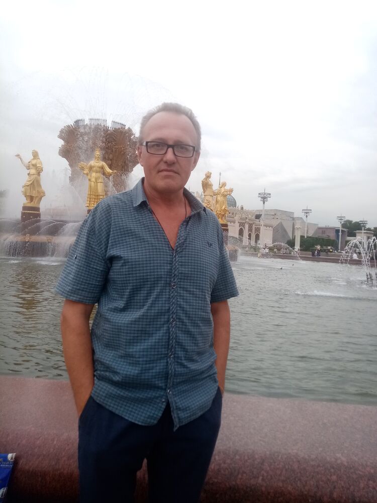  52167748  Sergey, 52 ,    