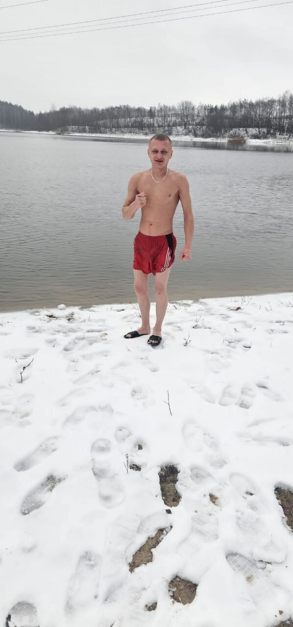  49500898  RYGIK, 28 ,    