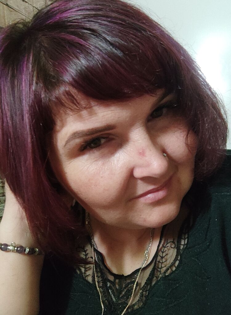  39229098  Irisska, 39 ,    