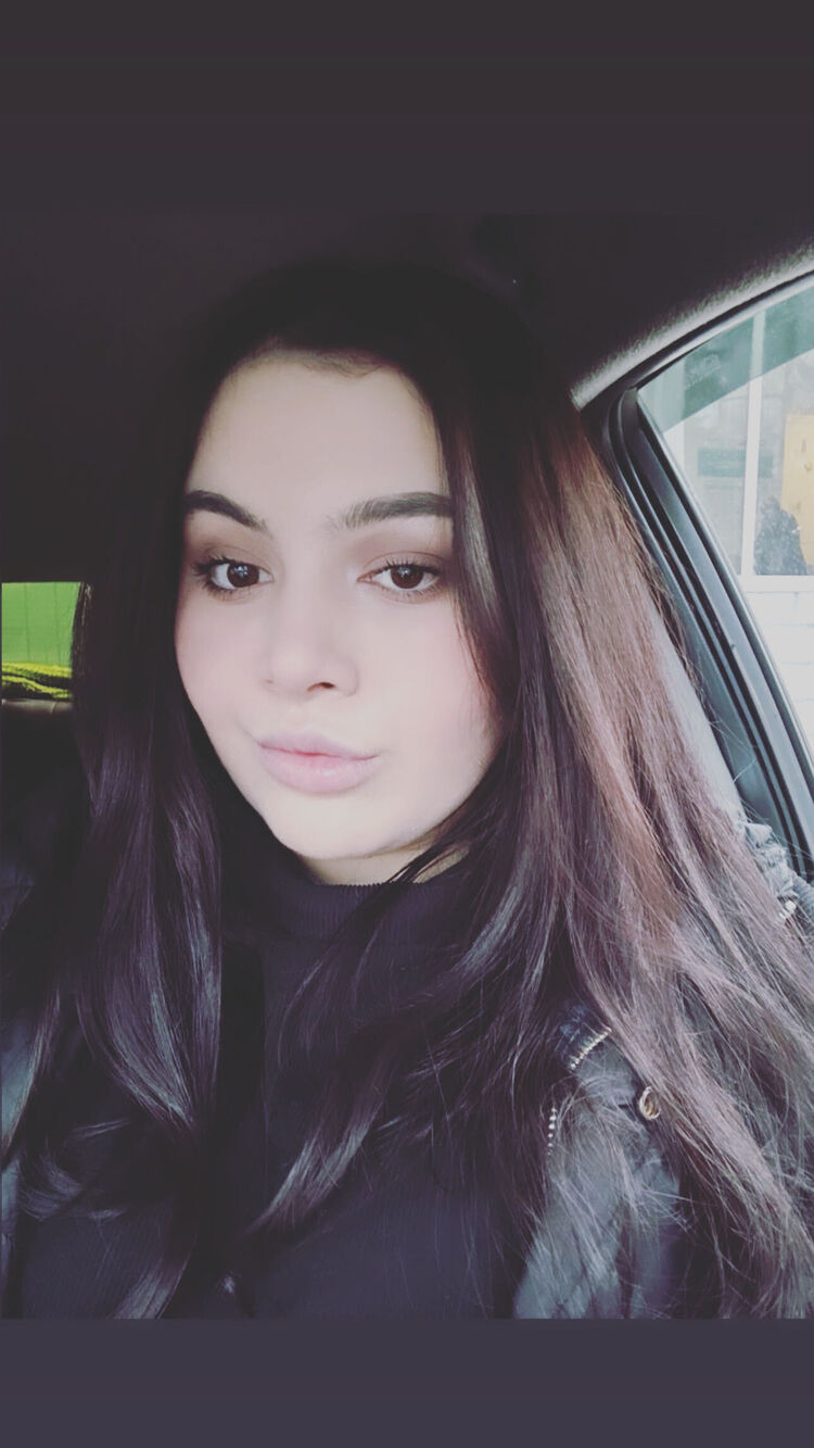  43584378  Kamila, 22 ,    