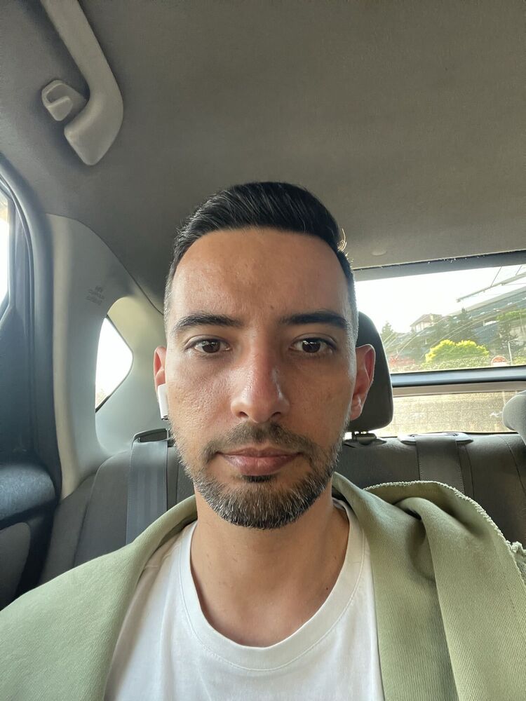  41260278  Serj, 38 ,    