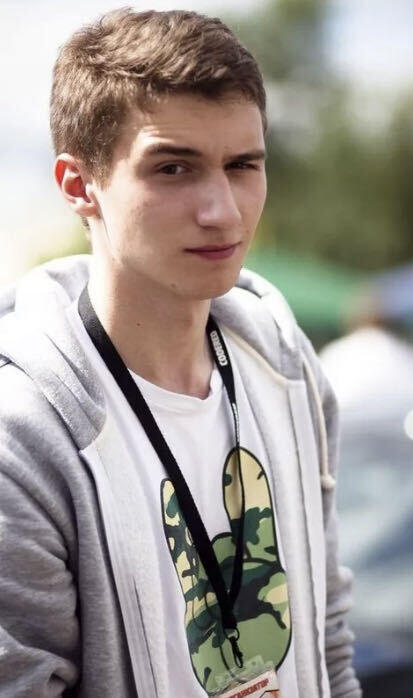  28469238  Pavel, 26 ,    