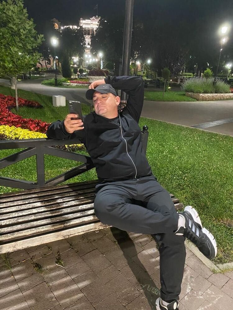  35757068  Karen, 40 ,    