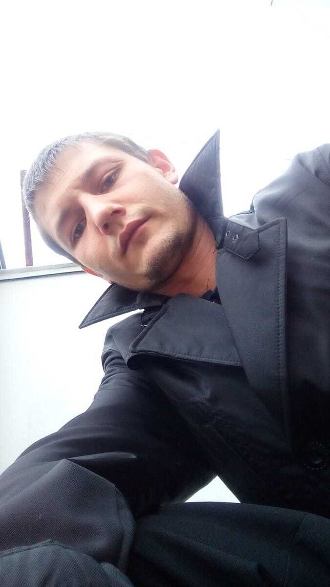  ,   Pavel, 33 ,   